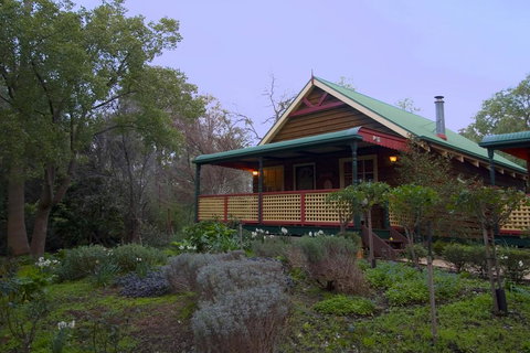 Trawool Cottages And Farmstay - Qld Realsetate 2