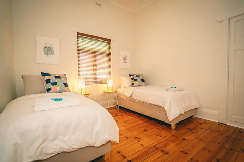 Treasure On Bagot-Free Wifi/Netflix-Close To CBD - Renee 2
