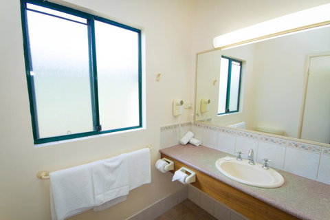 Tree Top Walk Motel - Internet Find 1