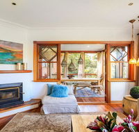 Treetops - elegant inviting designer cedar home - Renee