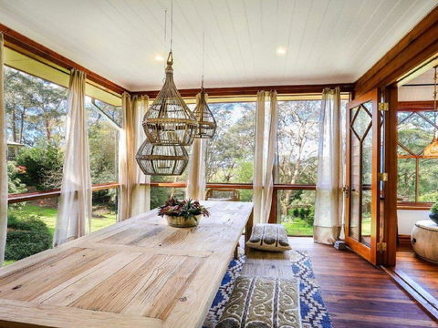 Treetops - Elegant, Inviting, Designer, Cedar Home - Renee 1