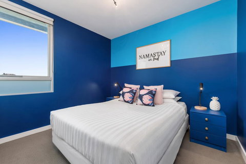 Trendy And Central One Bed Apartment With Views - Internet Find 2