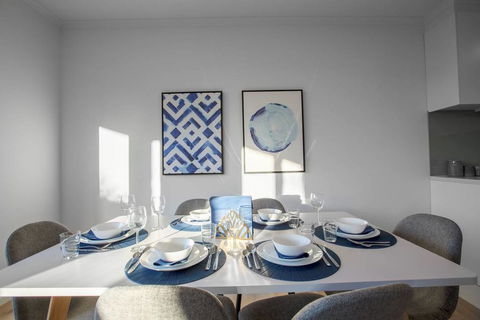 Trendy Sweet Home 4Beds@Blackburn South - Internet Find 1