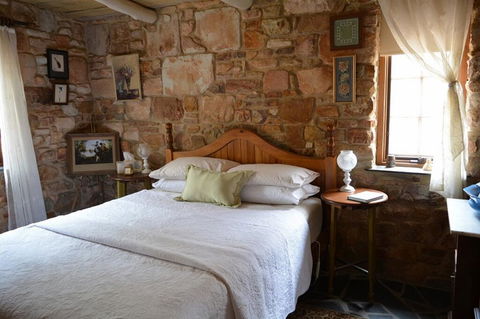 Trestrail Cottage B & B - Petrol Stations 1