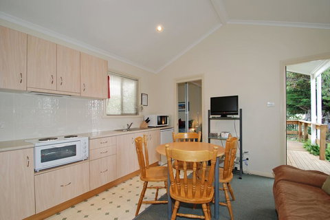 Triabunna Cabin & Caravan Park - Renee 0
