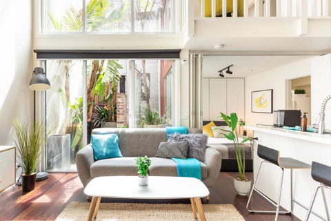 Trendy Loft Near Smith St. With Cosy Courtyard And Parking - Internet Find 0