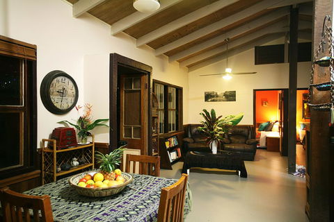 Tropical Bliss Bed And Breakfast - Renee 1
