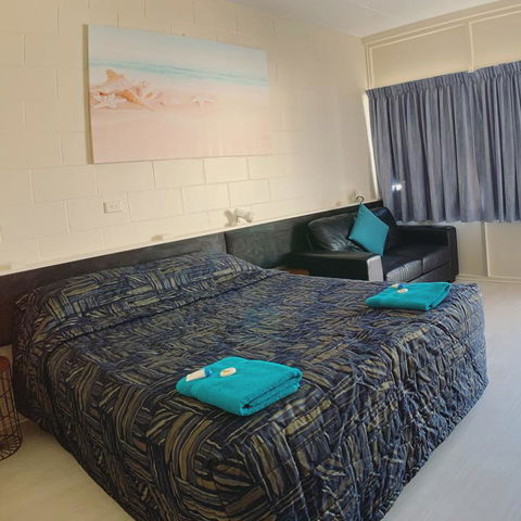 Tropical City Motor Inn - Renee 3