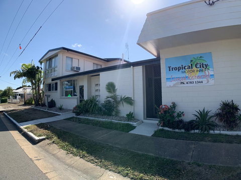 Tropical City Motor Inn - Renee 0