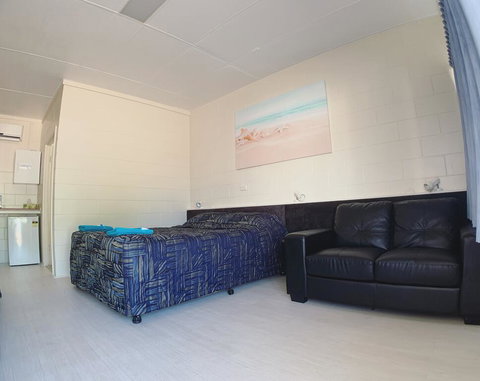 Tropical City Motor Inn - Renee 2