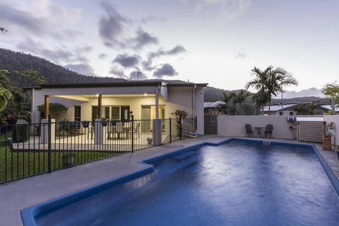 Tropical Private Holiday House With Pool - Internet Find 1