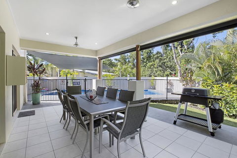 Tropical Private Holiday House With Pool - Internet Find 2