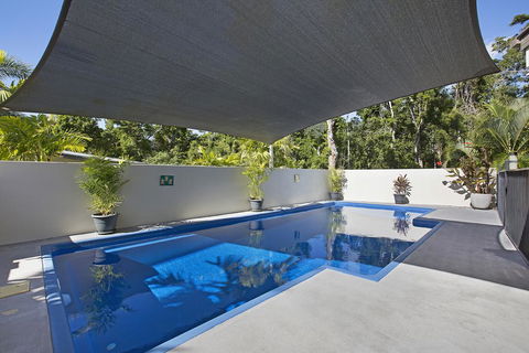 Tropical Private Holiday House With Pool - Internet Find 0