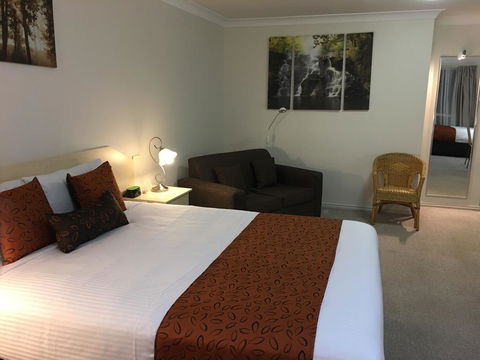 Tuckerbox Motor Inn - Qld Realsetate 0