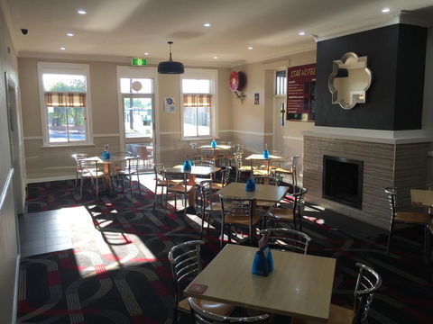 Tumut Star Hotel - Renee 2