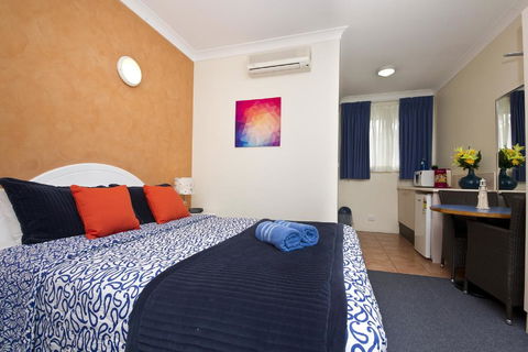 Tuncurry Beach Motel - Renee 3