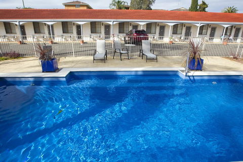 Tuncurry Beach Motel - Renee 2