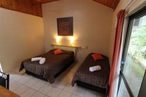 Tully Motel - Renee 2