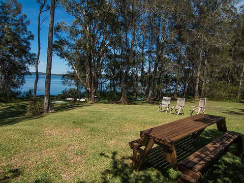 Tuppy's On The Lake - Renee 0