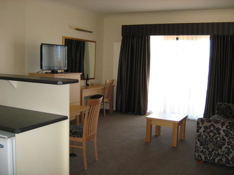 Turners Vineyard Motel - Qld Realsetate 1