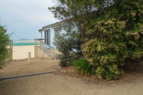 Tuross Beach Cabins & Campsites - Renee 0