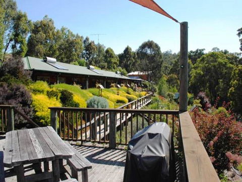 Tweed Valley Lodge - Swimm 0