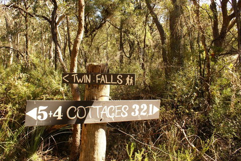 Twin Falls Bush Cottages - Internet Find 3