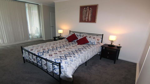 Twin Pines 301 - CBD Location - Renee 2
