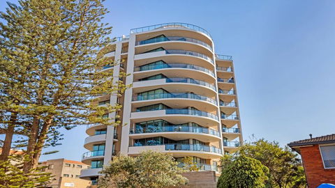 Twin Pines 602 - CBD Location - Renee 0