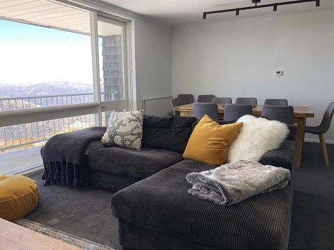 Twin Towers 701A - Qld Realsetate 3