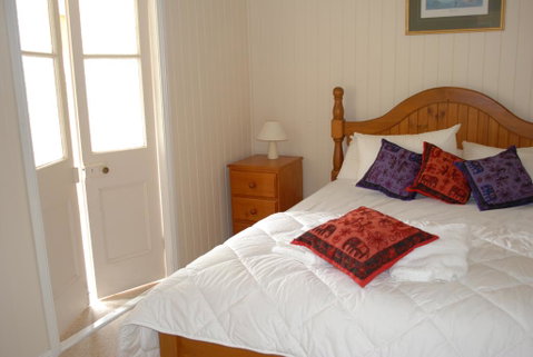 Twisted Gum Vineyard Cottage - Internet Find 2