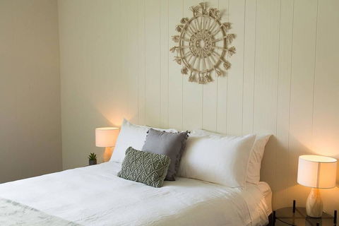 Two Bedroom Gem, Short Drive To MONA - Internet Find 1