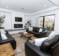 TWO TEN Sleeps 10 Luxury CBD Accommodation - Internet Find