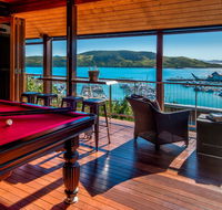 Uisce Luxury Holiday House With Jacuzzi Pool Table Cinema Premium Foxtel And Two Buggies - Internet Find