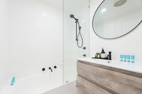 ULTIMATE BONDI LIVING - Renee 3