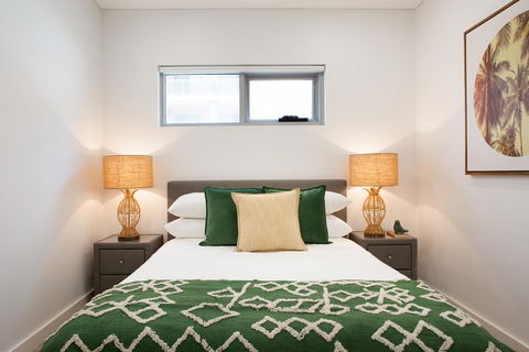 Ultra Modern Studio Suite With Balcony Near Shops - Petrol Stations 3