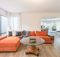 ULTRA SPACIOUS STYLISH HOME IN PRESTONS - SYDNEY - Petrol Stations