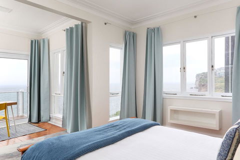 Unbelievable Clifftop Townhouse With Ocean Views - Renee 2