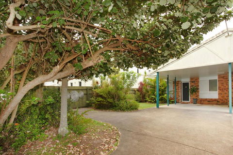 Unit 1/14 Tamarindus Street Marcoola Beach, Pet Friendly, 300 BOND, Linen Supplied - Renee 1