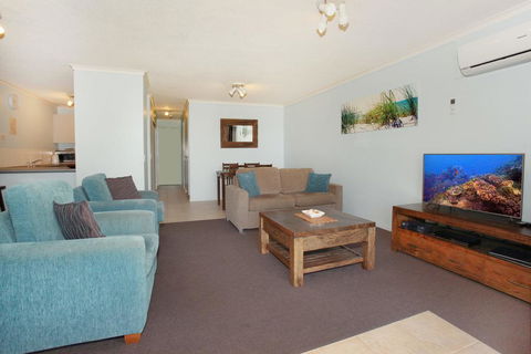 Unit 2, Biriny Lodge, 1686-1689 David Low Way Coolum Beach - Renee 1