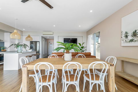 UNIT 35 Whitsundays - Internet Find 3
