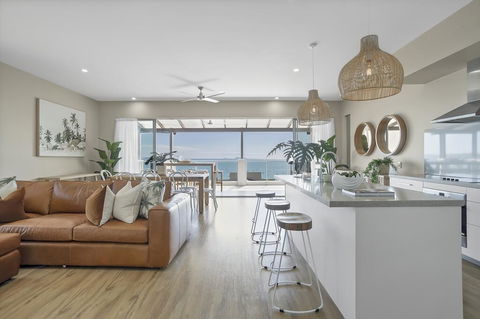 UNIT 35 Whitsundays - Internet Find 0