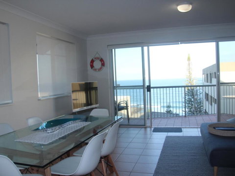 Unit 5 Sanctuary Shores, Kings Beach - Free Wifi! - Internet Find 1