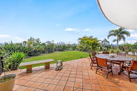 Business in Miami QLD Renee Renee
