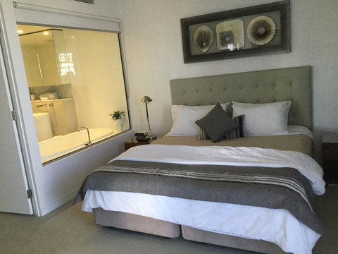 Upmarket Resort At Oracle Broadbeach URGC - Internet Find 3