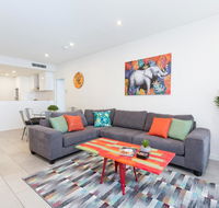 Urban Jungle Executive Apartment in Heart of CBD - Internet Find