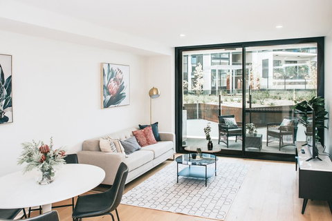 Urban Rest - Kerridge St - Renee 0