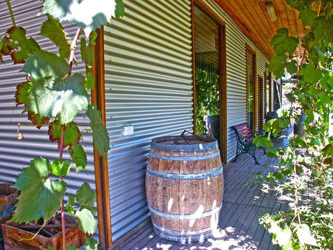 Valley Farm Vineyard Villas - Qld Realsetate 0