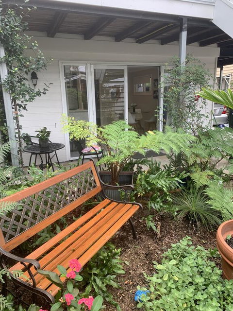 Victoria 53 - Renee 2