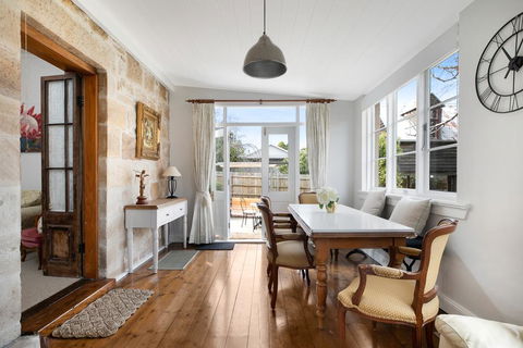 Victoria Cottage - Renee 2